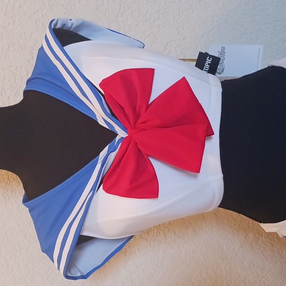 Sailor Moon Hot Topic 2 Piece Bikini Set Size 1X - Picture 2 of 16